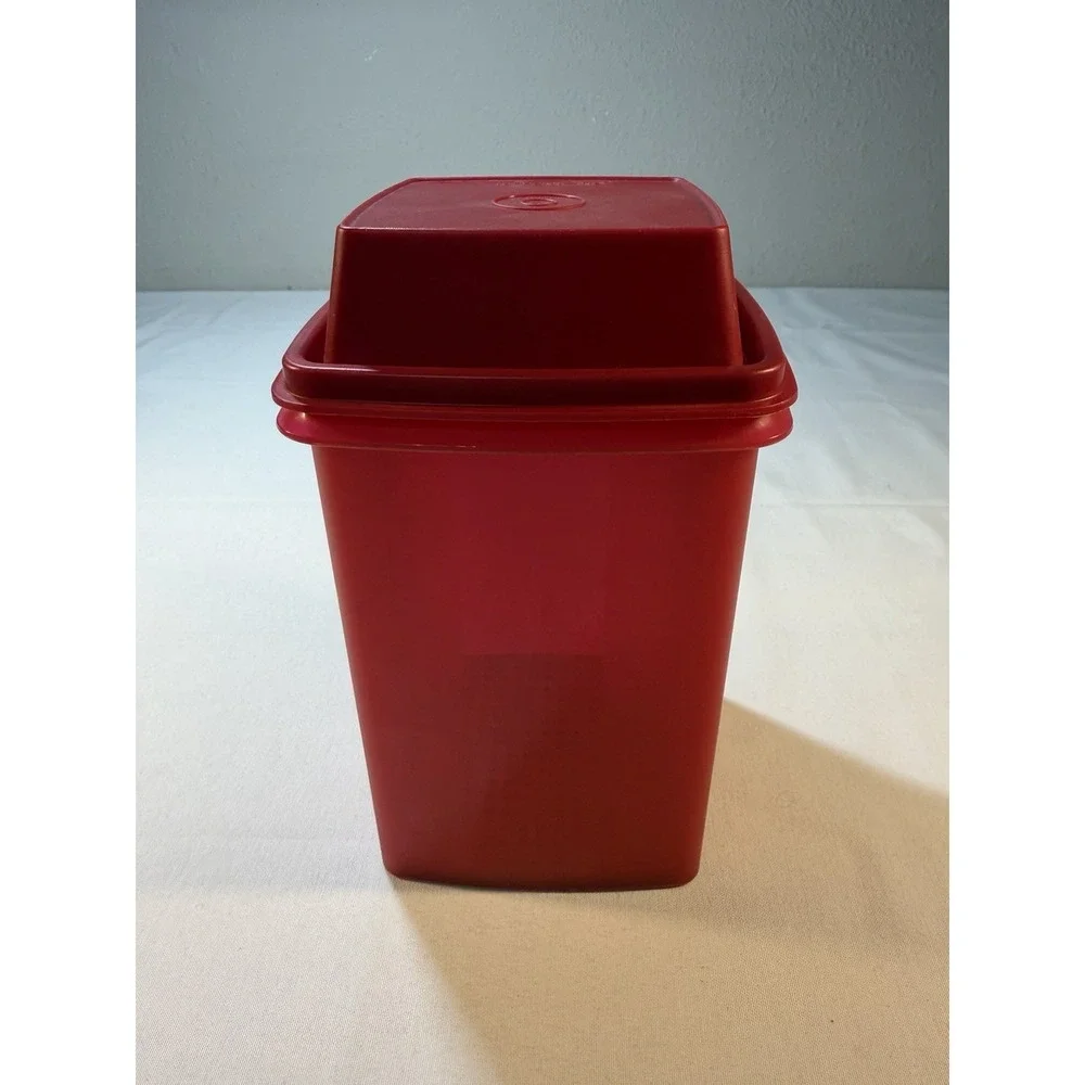 Tupperware 1330-9 Pick-A-Deli‎ Pickle Keeper 3pc Container Red